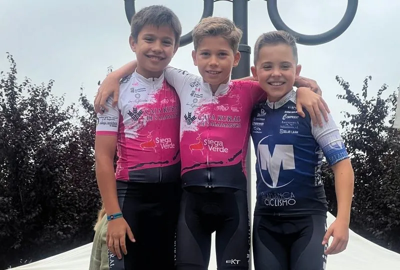 Salmantinos en el pódium de Principiantes del V Trofeo Escuelas Tomás Campo celebrado en Benavente (Zamora)