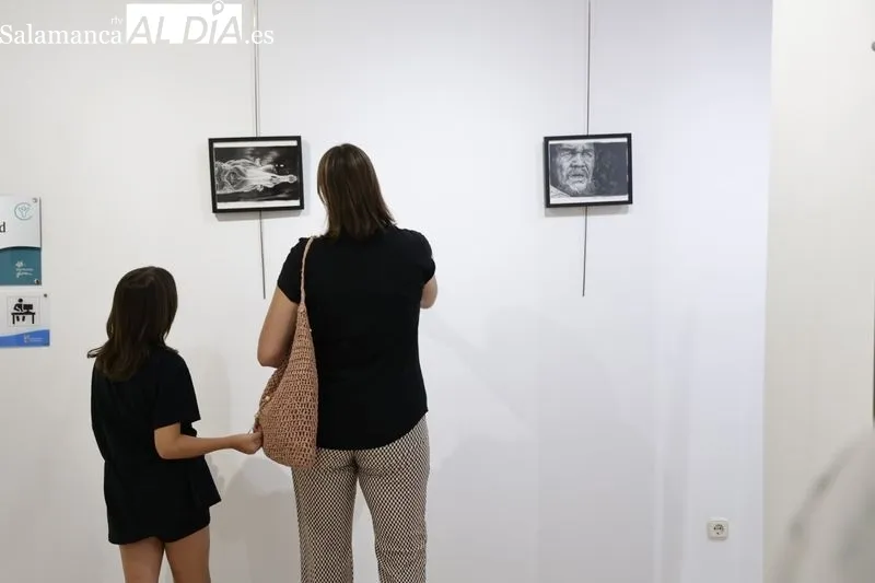 Nueva exposición del Espacio Joven bajo el título ‘Un viaje con lápiz y papel’. Foto de David Sañudo