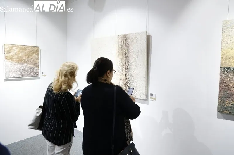 Exposición 'Sueños en el tiempo' del pintor Javier Castilla en el Casino de Salamanca. Foto de David Sañudo