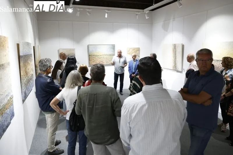 Exposición 'Sueños en el tiempo' del pintor Javier Castilla en el Casino de Salamanca. Foto de David Sañudo