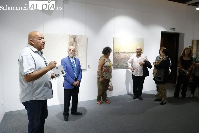 Exposición 'Sueños en el tiempo' del pintor Javier Castilla en el Casino de Salamanca. Foto de David Sañudo