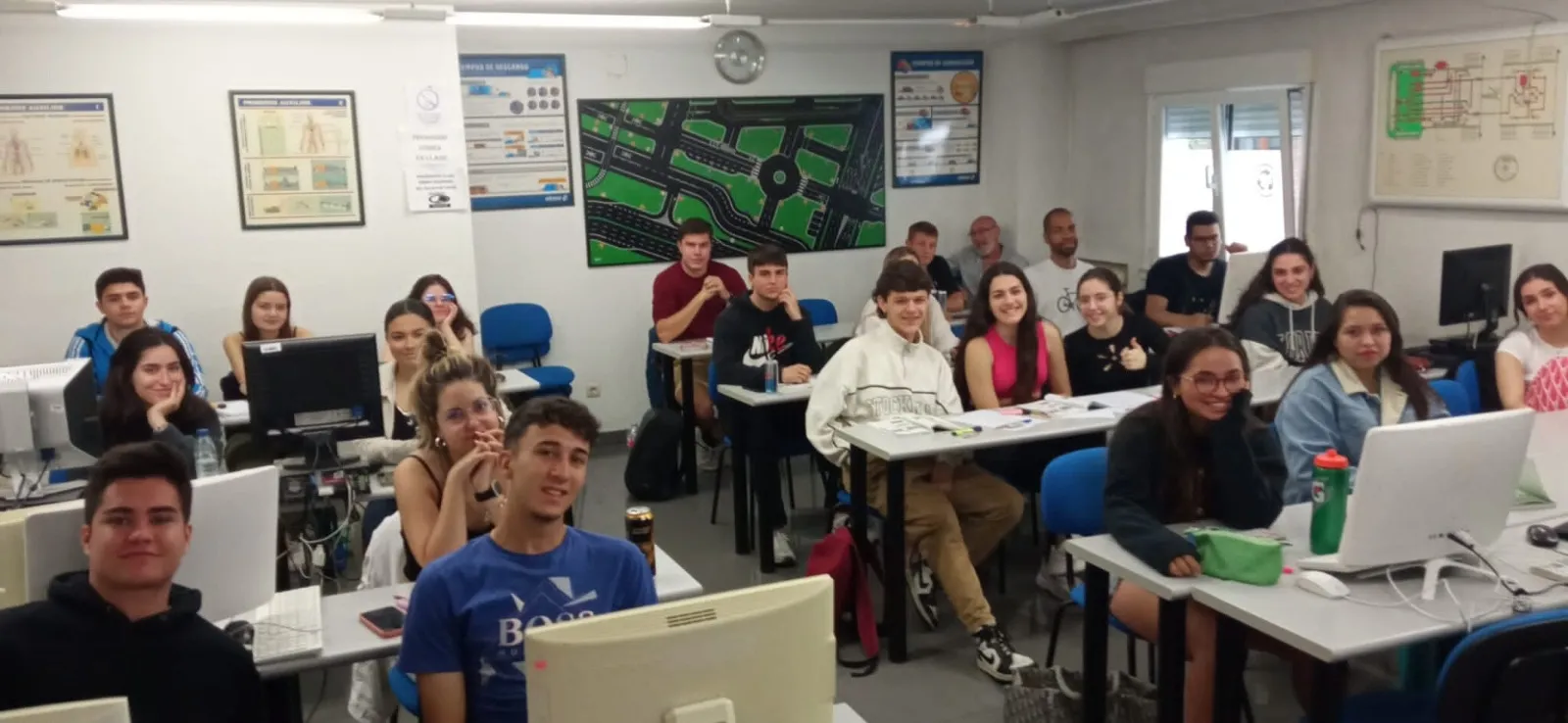 Foto 2 - Grupo El Pilar: autoescuelas, psicot&eacute;cnicos y centros de formaci&oacute;n l&iacute;deres en Salamanca 