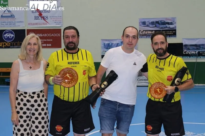 Foto 6 - &lsquo;Los Titos y Chaques&rsquo; se imponen a Robliza de Cojos en la final del torneo de f&uacute;tbol sala 