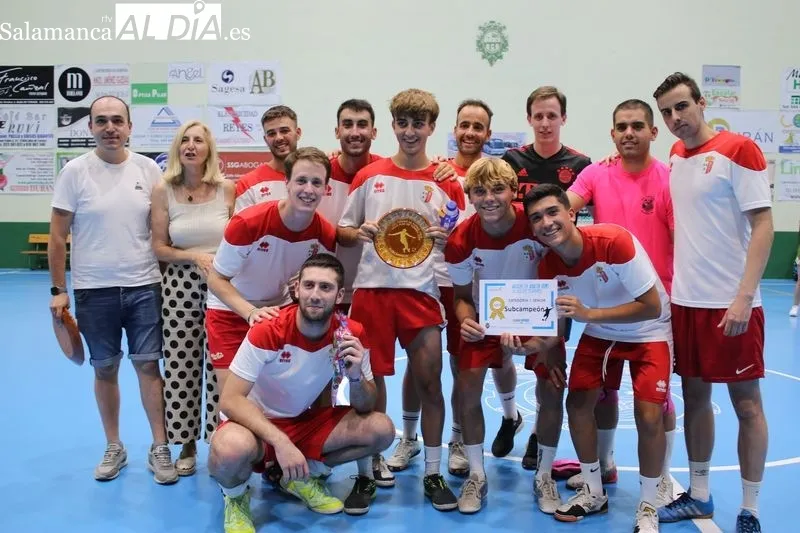 Foto 7 - &lsquo;Los Titos y Chaques&rsquo; se imponen a Robliza de Cojos en la final del torneo de f&uacute;tbol sala 