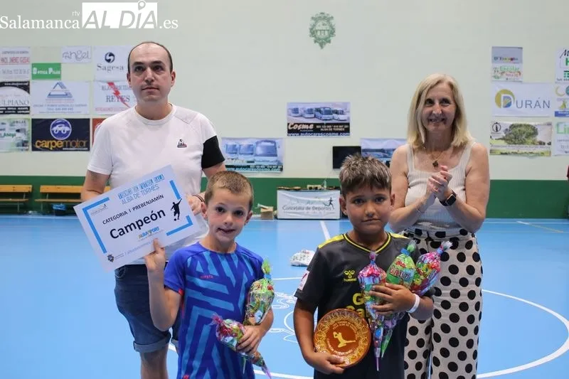 Foto 8 - &lsquo;Los Titos y Chaques&rsquo; se imponen a Robliza de Cojos en la final del torneo de f&uacute;tbol sala 