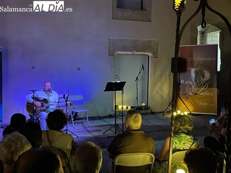 Foto 18 - El Recital Candil Luminoso de Poes&iacute;a deja su magia en la Torre de Anaya