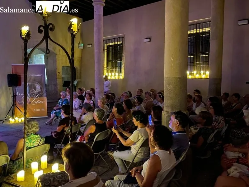 Foto 17 - El Recital Candil Luminoso de Poes&iacute;a deja su magia en la Torre de Anaya