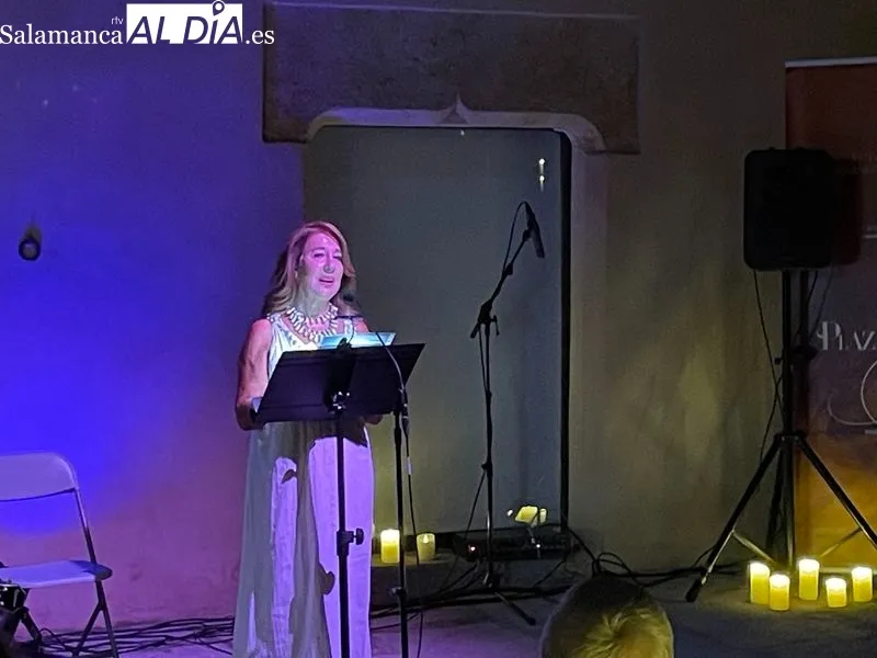 Foto 16 - El Recital Candil Luminoso de Poes&iacute;a deja su magia en la Torre de Anaya