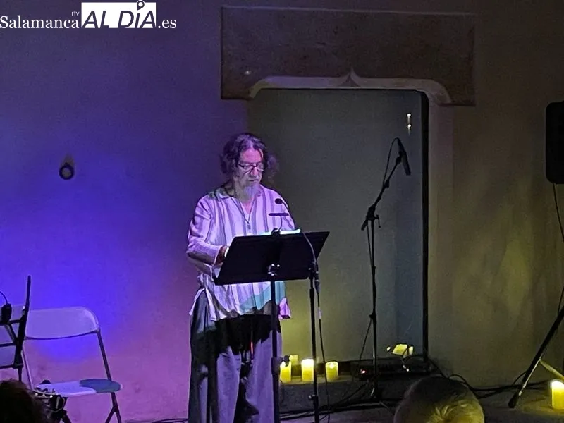 Foto 14 - El Recital Candil Luminoso de Poes&iacute;a deja su magia en la Torre de Anaya