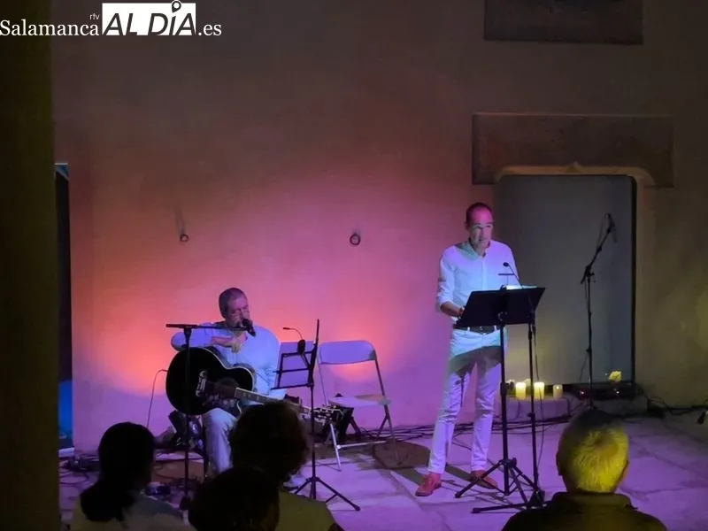 Foto 12 - El Recital Candil Luminoso de Poes&iacute;a deja su magia en la Torre de Anaya
