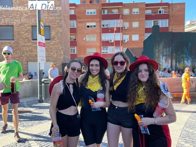Foto 4 - Santa Marta disfruta con el chupinazo de sus fiestas y se prepara para celebrar a lo grande