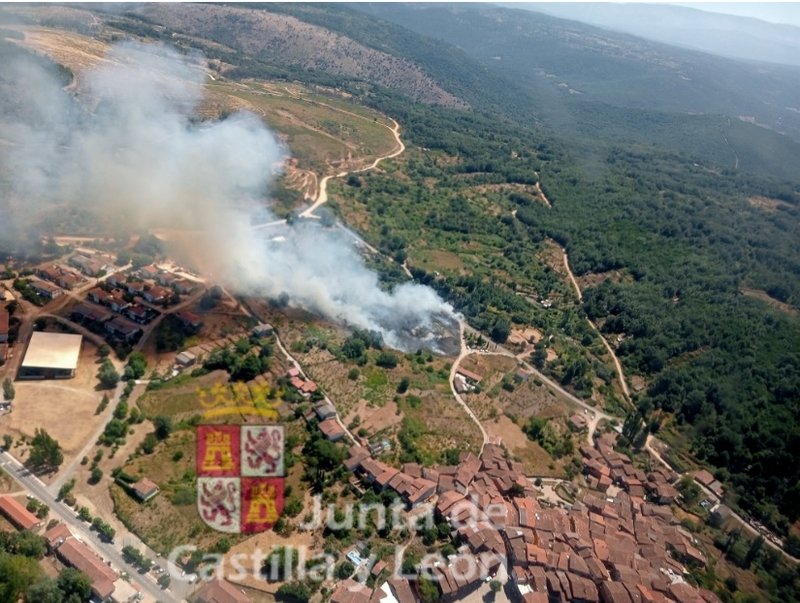 El incendio de Cepeda alcanza el nivel 1