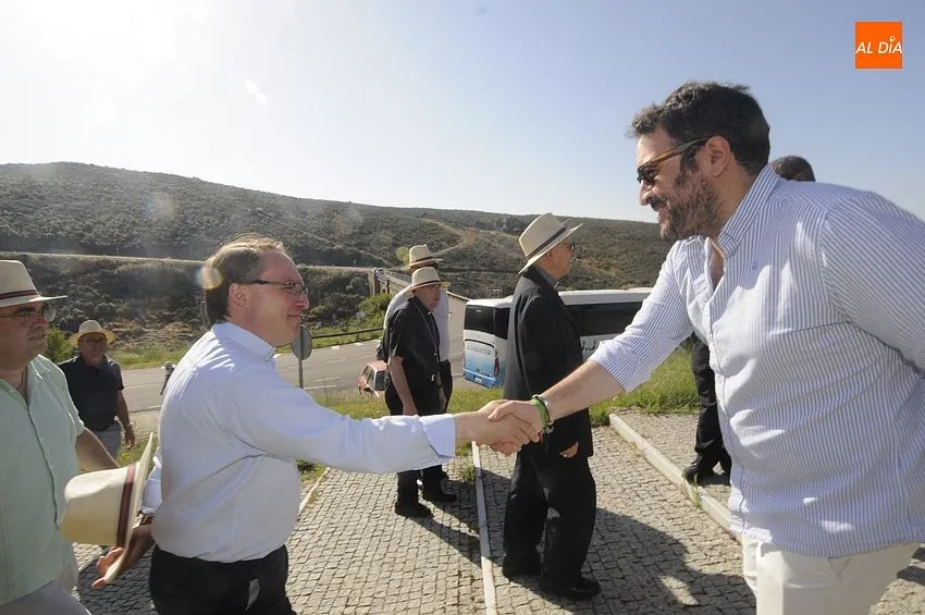 Foto 5 - Los obispos y vicarios de Iglesia en Castilla se adentran en el Yacimiento de Siega Verde