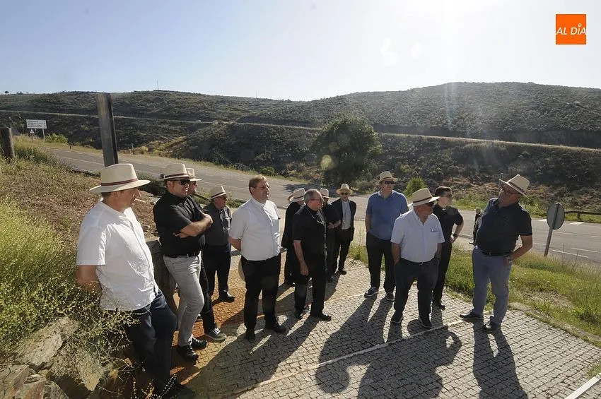 Foto 7 - Los obispos y vicarios de Iglesia en Castilla se adentran en el Yacimiento de Siega Verde