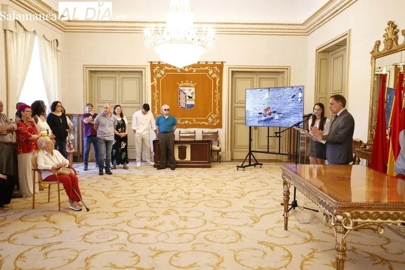 Recepción en el Ayuntamiento de Salamanca a los piragüistas Yaiza Sánchez y Pedro Gómez. Foto de David Sañudo