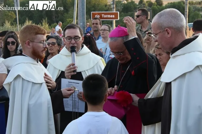 Foto 4 - Procesi&oacute;n de la Virgen del Carmen por las aguas del r&iacute;o Tormes