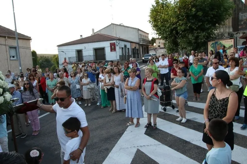 Foto 2 - Procesi&oacute;n de la Virgen del Carmen por las aguas del r&iacute;o Tormes