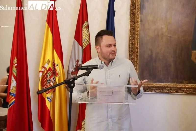 Recepción en el Ayuntamiento a los once alumnos del programa ‘UniverUSAL: la Universidad Inclusiva’. Foto de David Sañudo