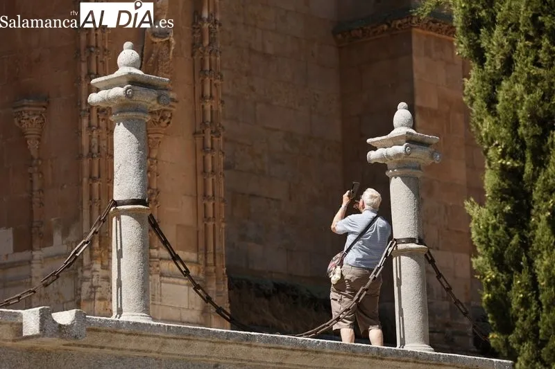 Los turistas llenan el centro de Salamanca | FOTOS: David Sañudo