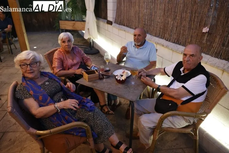 Los salmantinos disfrutan de las risas y el buen ambiente en La Mar Salaá | FOTOS: David Sañudo 