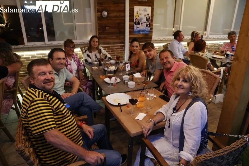 Los salmantinos disfrutan de las risas y el buen ambiente en La Mar Salaá | FOTOS: David Sañudo 