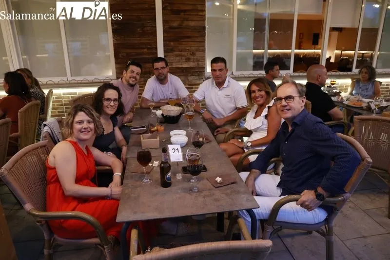 Los salmantinos disfrutan de las risas y el buen ambiente en La Mar Salaá | FOTOS: David Sañudo 