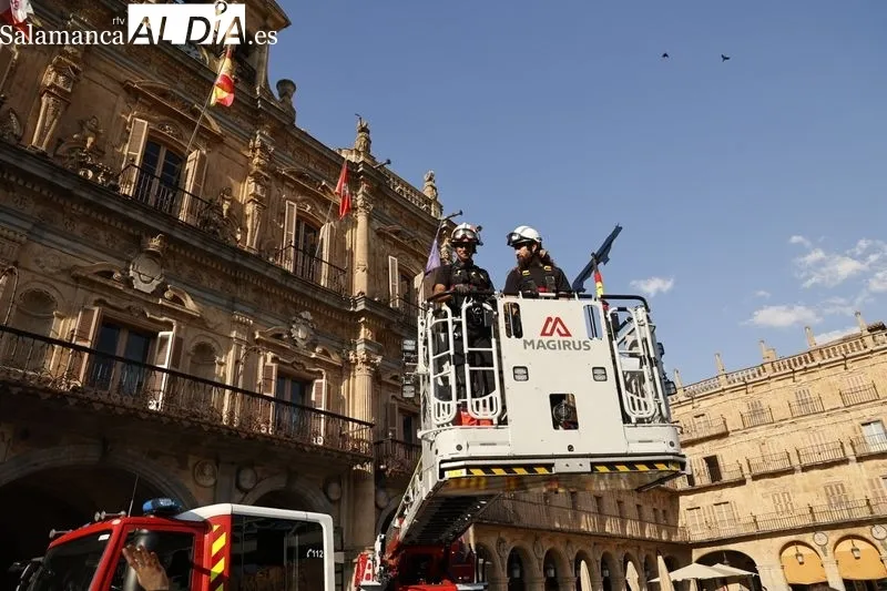 La Mariseca ya luce en la Plaza Mayor | FOTOS: David Sañudo