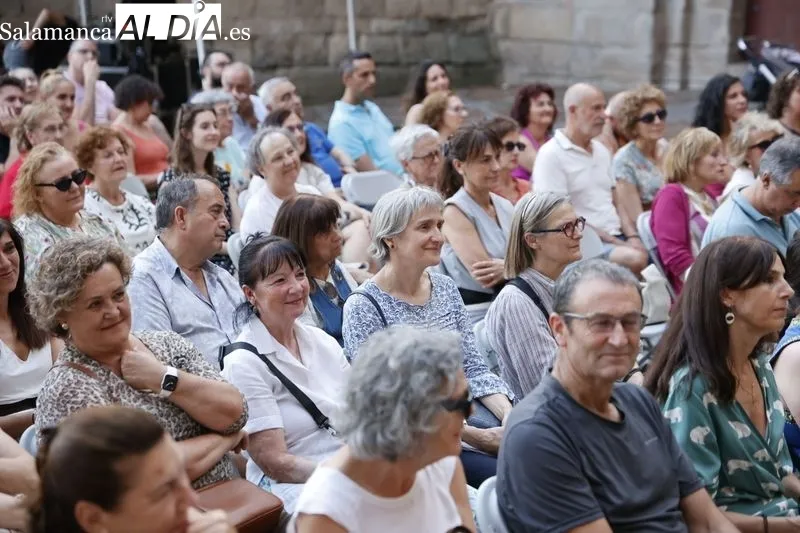 Intrussión Teatro llena de cultura el Patio Chico  | FOTOS: David Sañudo