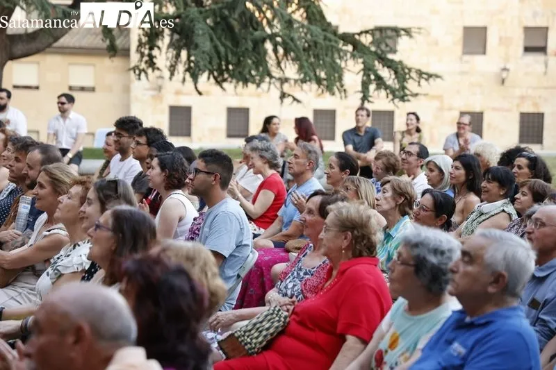 Intrussión Teatro llena de cultura el Patio Chico  | FOTOS: David Sañudo