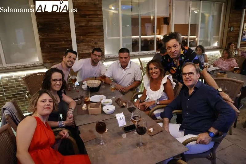 Los salmantinos disfrutan de las risas y el buen ambiente en La Mar Salaá | FOTOS: David Sañudo 
