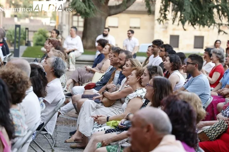 Intrussión Teatro llena de cultura el Patio Chico  | FOTOS: David Sañudo