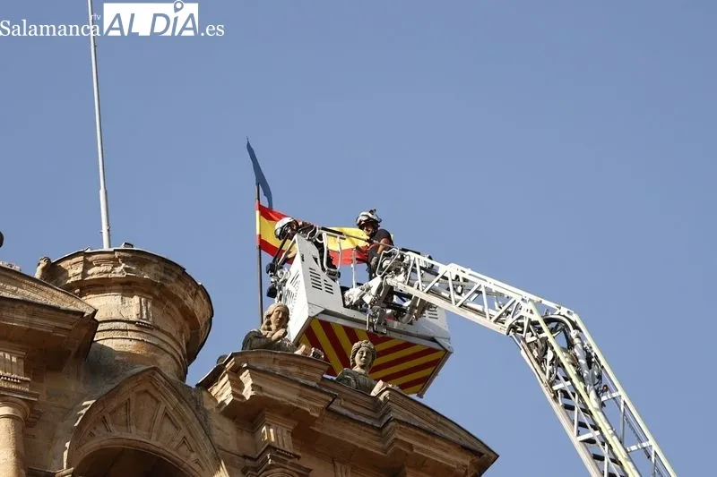 La Mariseca ya luce en la Plaza Mayor | FOTOS: David Sañudo