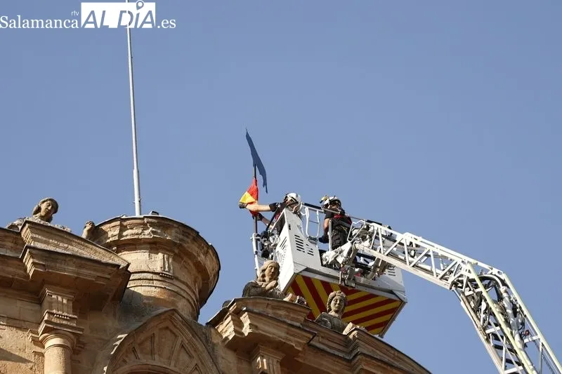 La Mariseca ya luce en la Plaza Mayor | FOTOS: David Sañudo