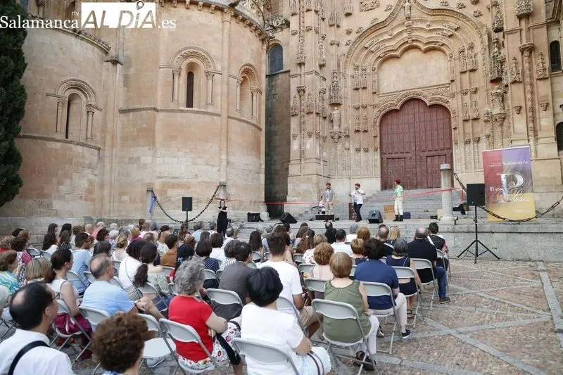 Intrussión Teatro llena de cultura el Patio Chico  | FOTOS: David Sañudo