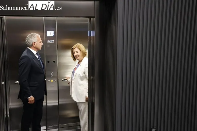 Visita del delegado del Gobierno en Castilla y León, Nicanor Sen, a la Subdelegación del Gobierno en Salamanca. Foto de David Sañudo