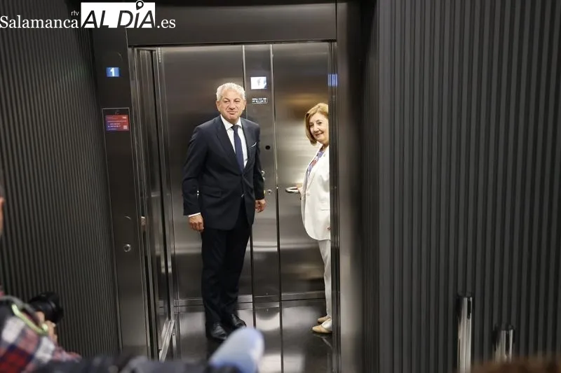 Visita del delegado del Gobierno en Castilla y León, Nicanor Sen, a la Subdelegación del Gobierno en Salamanca. Foto de David Sañudo
