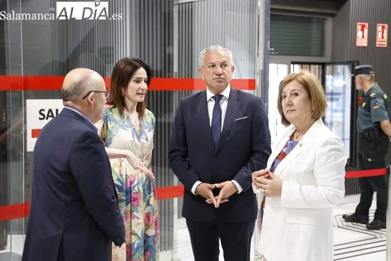Visita del delegado del Gobierno en Castilla y León, Nicanor Sen, a la Subdelegación del Gobierno en Salamanca. Foto de David Sañudo