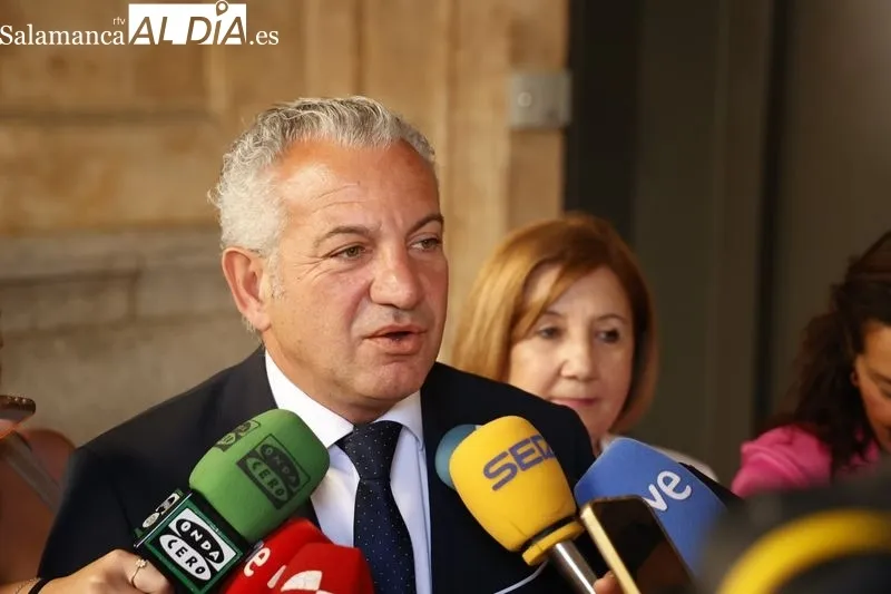 Visita del delegado del Gobierno en Castilla y León, Nicanor Sen, a la Subdelegación del Gobierno en Salamanca. Foto de David Sañudo