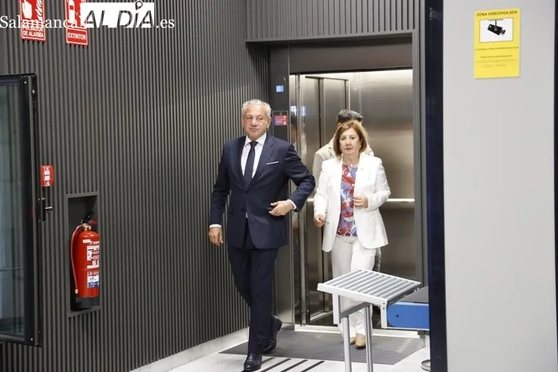 Visita del delegado del Gobierno en Castilla y León, Nicanor Sen, a la Subdelegación del Gobierno en Salamanca. Foto de David Sañudo