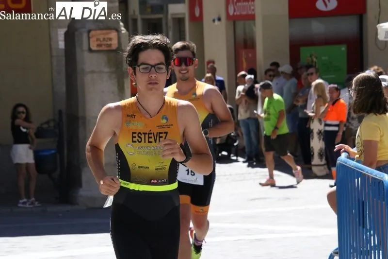 Foto 8 - Javier Risco y Celia Gonz&aacute;lez ganan el octavo triatl&oacute;n de Alba de Tormes