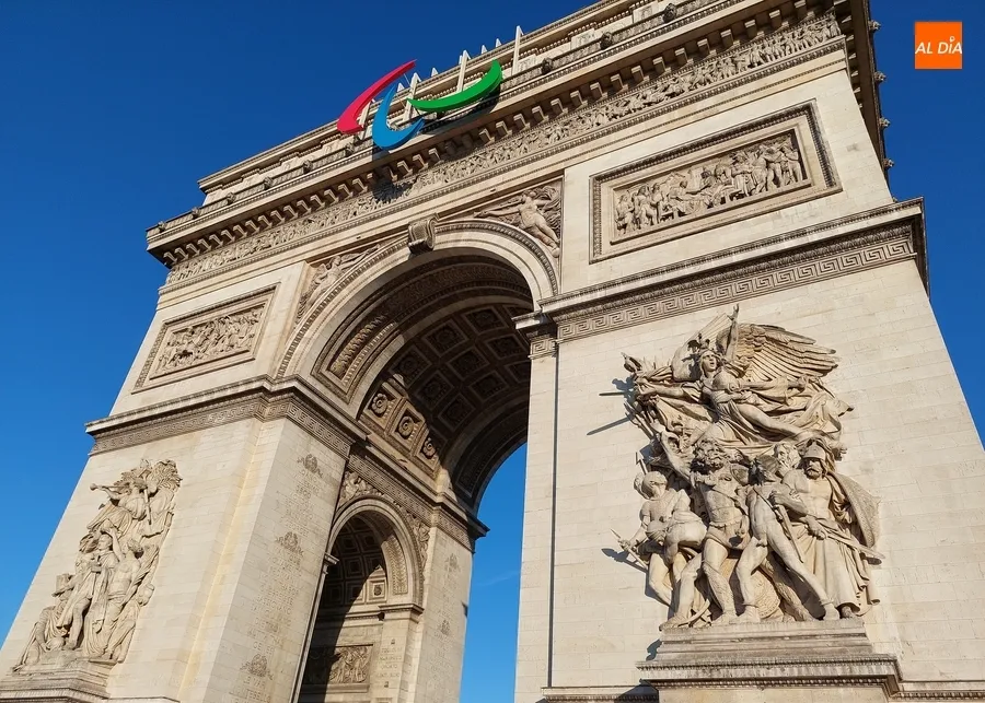 Foto 9 - Los Agitos Paral&iacute;mpicos lucen en el Arco del Triunfo de Par&iacute;s junto a Ciudad Rodrigo y Fuentes de O&ntilde;oro