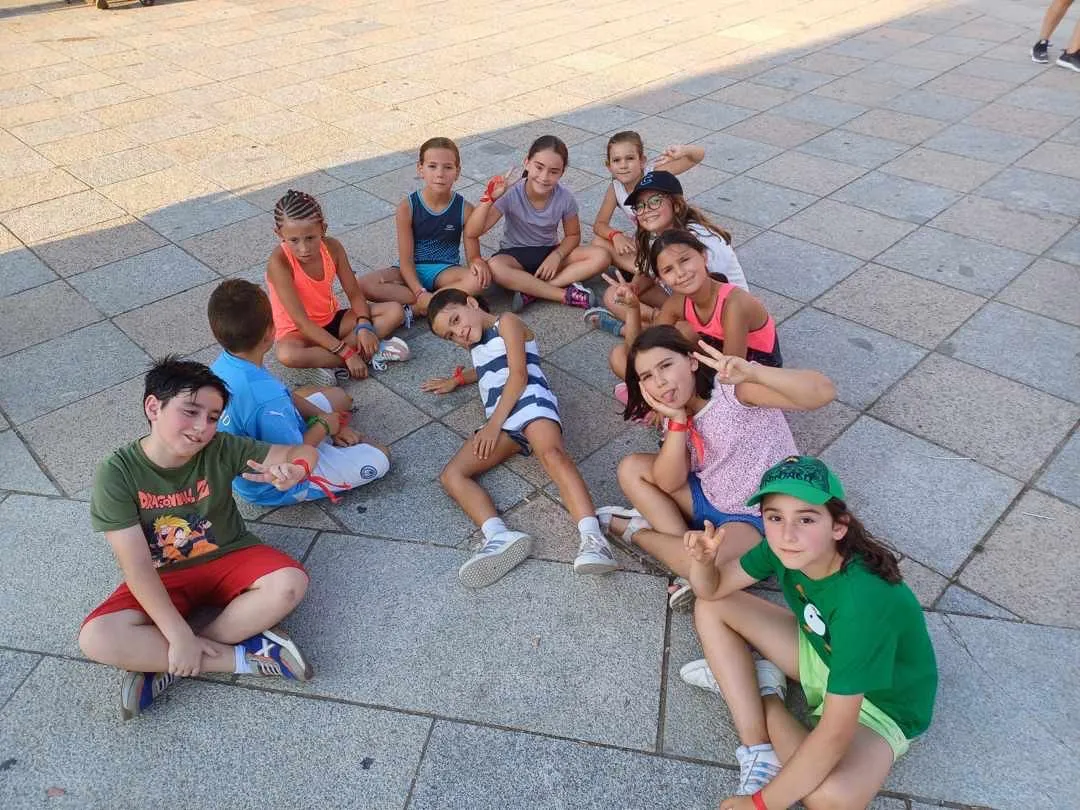 Foto 9 - Decenas de peque&ntilde;os participan en una animada gincana infantil en la previa de las fiestas patronales en Cantalpino
