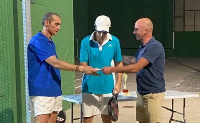 Foto 4 - Juanlu y Borja ganan el Campeonato de P&aacute;del de La Fuente de San Esteban