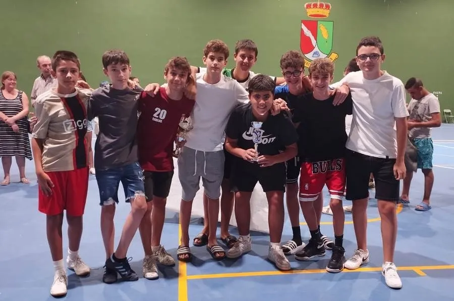 Foto 10 - Mart&iacute;n de Yeltes A y Luna se adjudican los torneos de F&uacute;tbol Sala de La Fuente de San Esteban