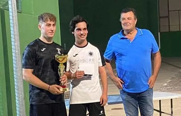 Foto 2 - Juanlu y Borja ganan el Campeonato de P&aacute;del de La Fuente de San Esteban