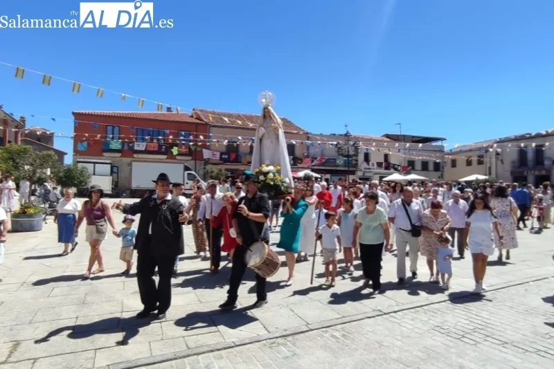 Foto 10 - Multitudinaria procesi&oacute;n en honor a la Virgen de la Asunci&oacute;n en Cantalpino