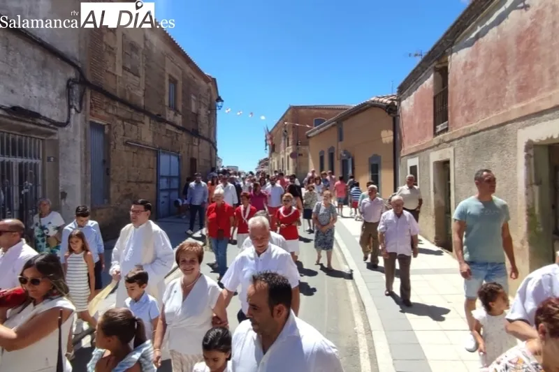 Foto 11 - Multitudinaria procesi&oacute;n en honor a la Virgen de la Asunci&oacute;n en Cantalpino