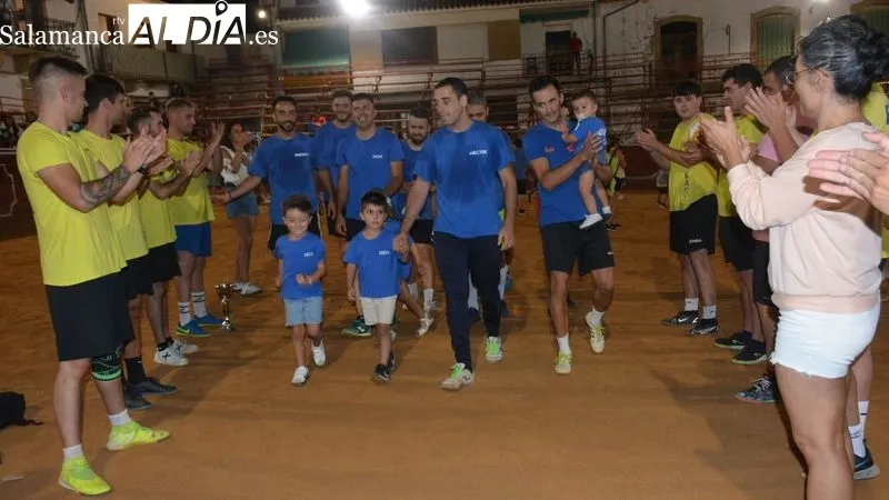El coso taurino acogió el campeonato de futbol Interpeñas