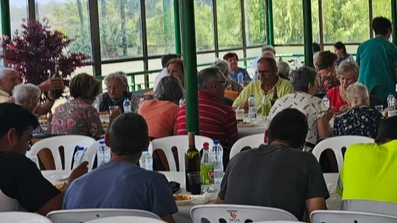Los comensales daban cuenta de un arroz a la zamorana