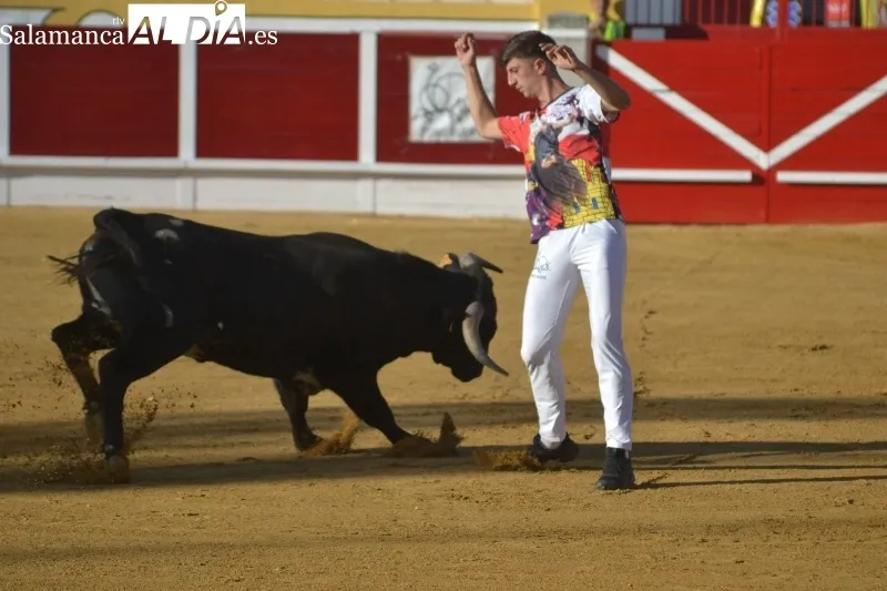 Foto 2 - El Concurso de Cortes ofrece buen espect&aacute;culo con un Sergio Hern&aacute;ndez sobresaliente en La Florida